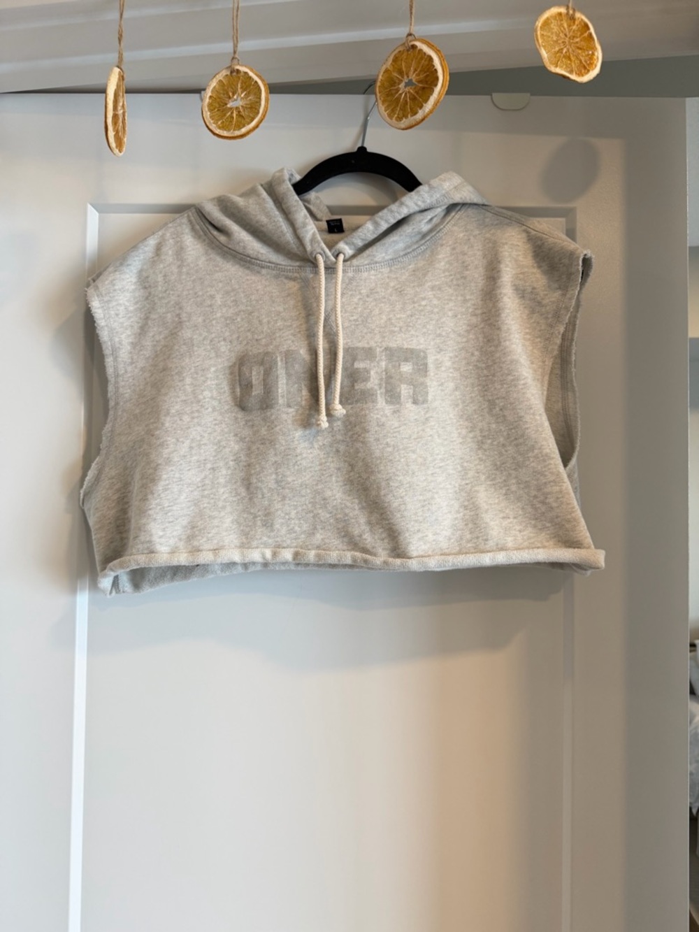 Oner Cropped Sleeveless Hoodie